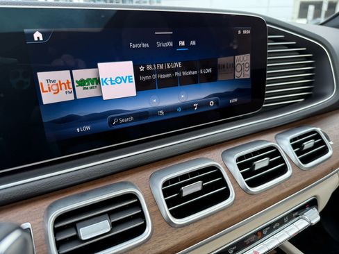 Used 2025 Mercedes-Benz GLE 450 4MATIC image 17
