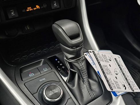 New 2025 Toyota RAV4 XLE w/ Convenience Package image 18