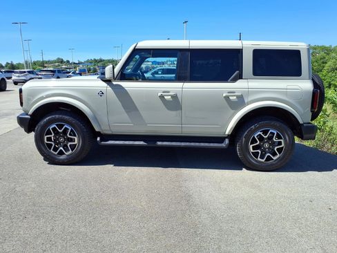 Used 2025 Ford Bronco Outer Banks AWD/4WD image 5