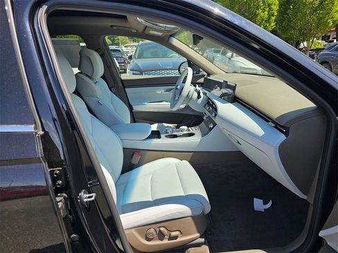 New 2026 Genesis GV70 2.5T Advanced image 10