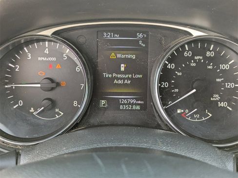 Used 2014 Nissan Rogue SV w/ SV Premium Package image 13