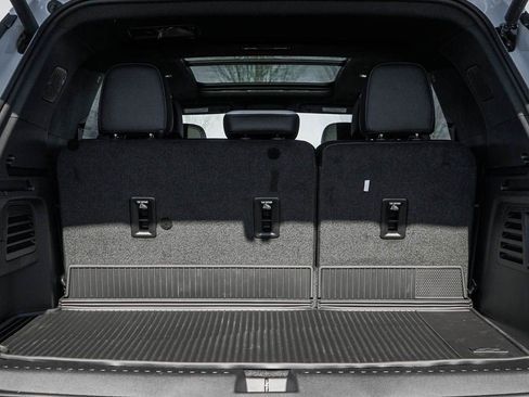 New 2026 Chevrolet Traverse High Country w/ LPO, Floor Liner Package image 8