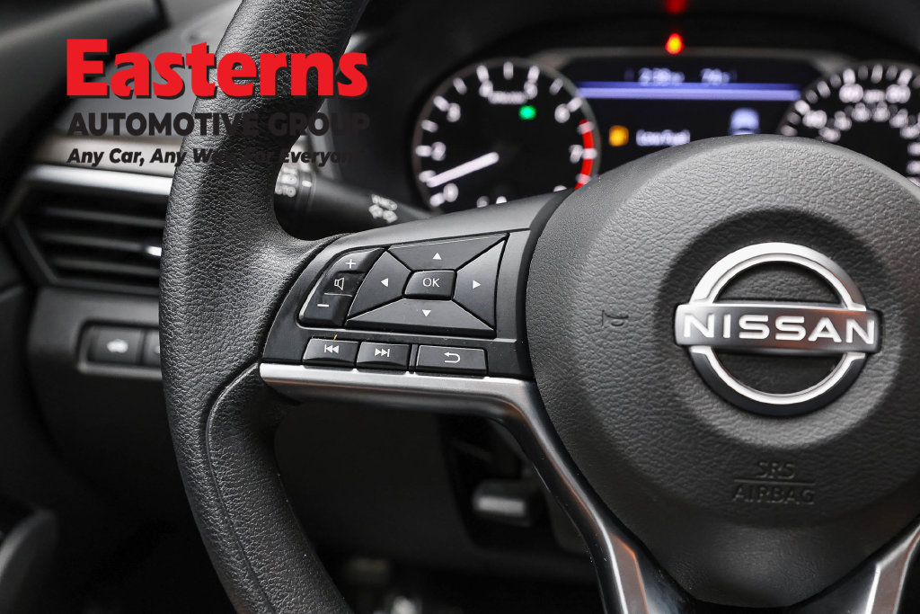 Used 2023 Nissan Altima 2.5 SV FWD image 16