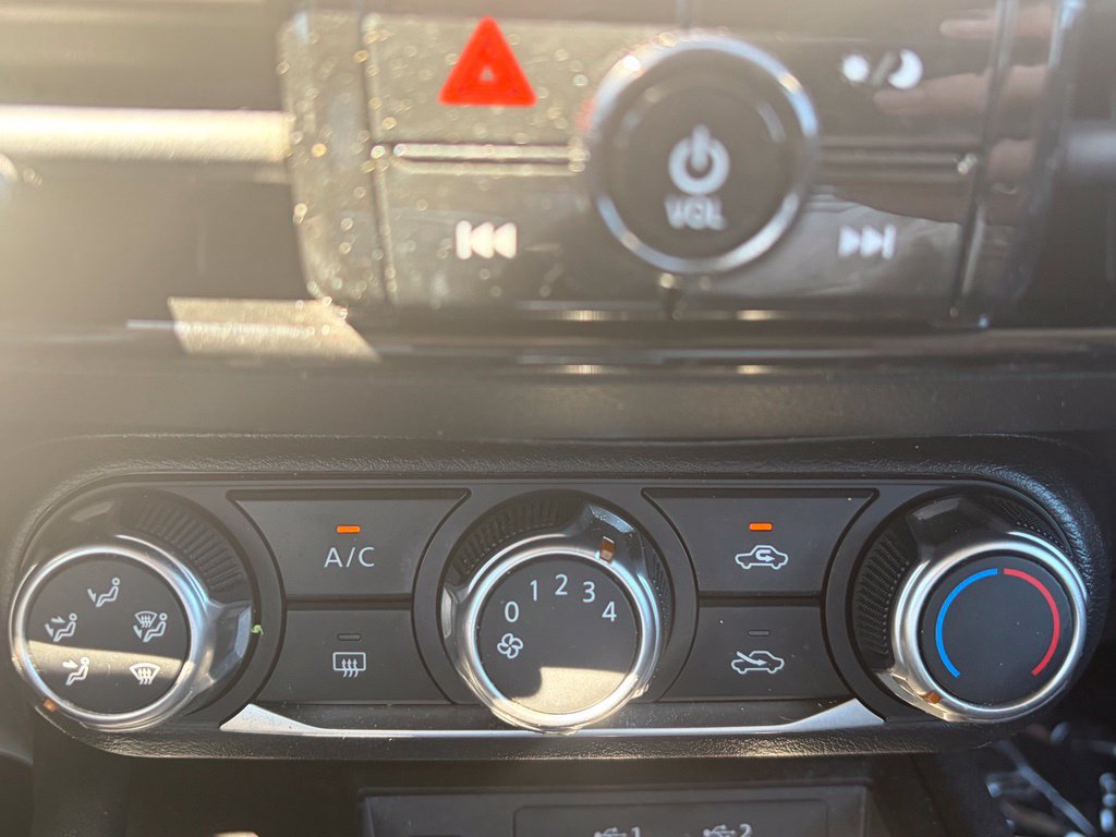 Used 2025 Nissan Kicks SV FWD image 28