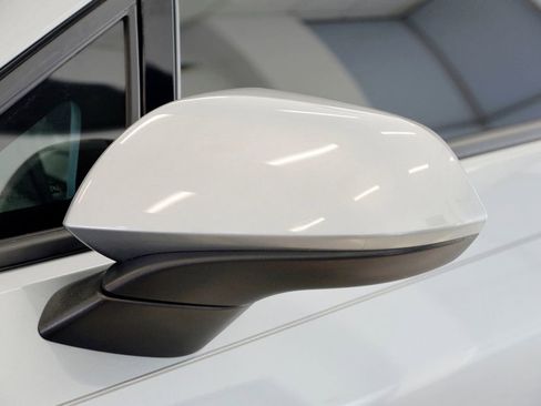 Certified 2025 Chevrolet Equinox EV LT image 12