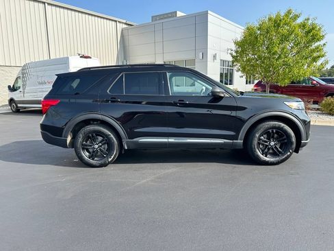 Used 2023 Ford Explorer XLT w/ Equipment Group 202A AWD/4WD image 6