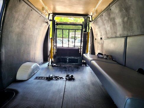 Used 2000 Ford E-250 and Econoline 250 Extended image 16