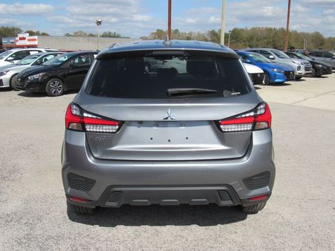 Used 2025 Mitsubishi Outlander Sport ES image 4