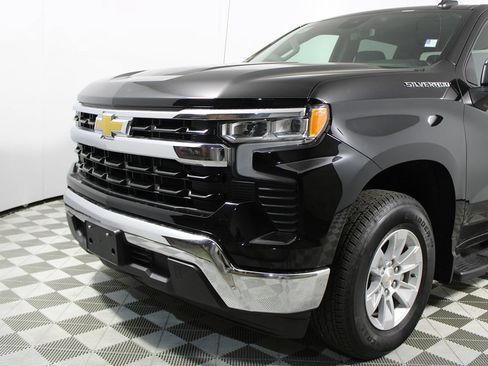 Used 2025 Chevrolet Silverado 1500 LT RWD image 46
