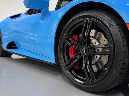 Used 2020 Lamborghini Huracan EVO RWD image 9