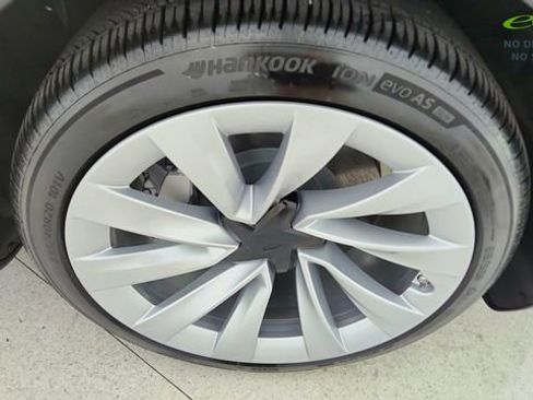 Used 2026 Tesla Model Y Long Range RWD image 55