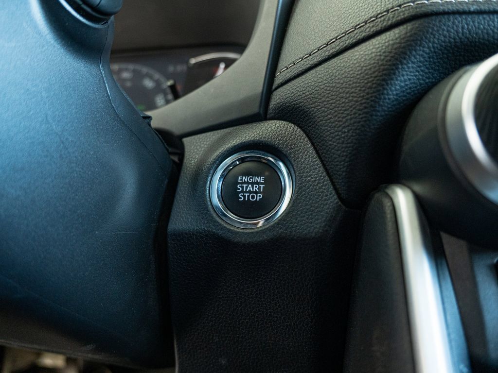 Used 2025 Toyota RAV4 XLE FWD image 10
