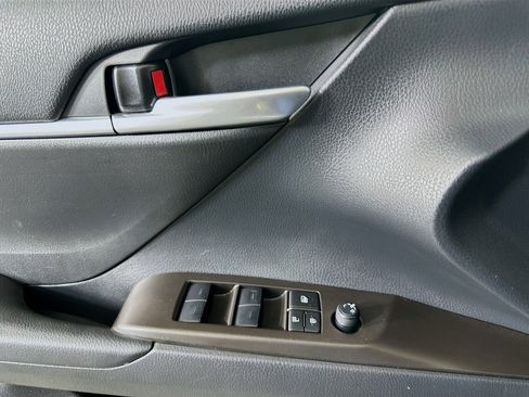 Used 2023 Toyota Camry SE image 15