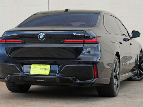 Used 2024 BMW 740i w/ Premium Package 2 RWD image 5