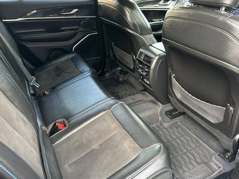 Used 2023 Jeep Grand Cherokee Trailhawk AWD/4WD image 19