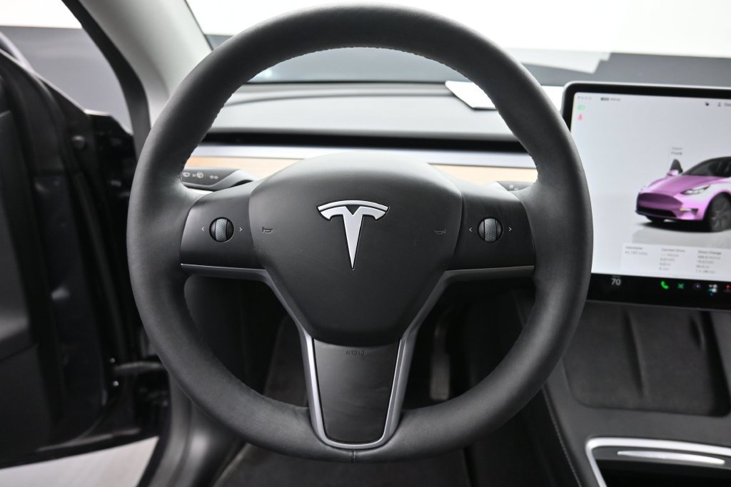 Used 2024 Tesla Model Y Long Range RWD image 12