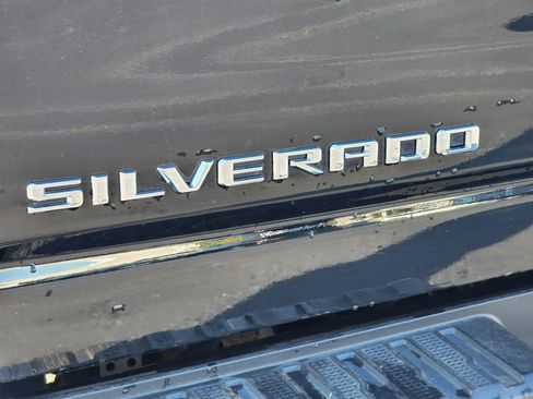 Used 2024 Chevrolet Silverado 2500 LTZ w/ LTZ Premium Package image 10