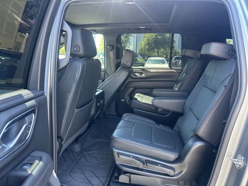 Used 2024 Chevrolet Suburban RST w/ Luxury Package AWD/4WD image 31