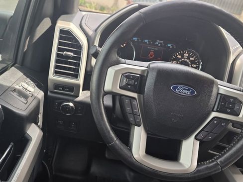 Used 2019 Ford F150 Lariat w/ Equipment Group 502A Luxury AWD/4WD image 21