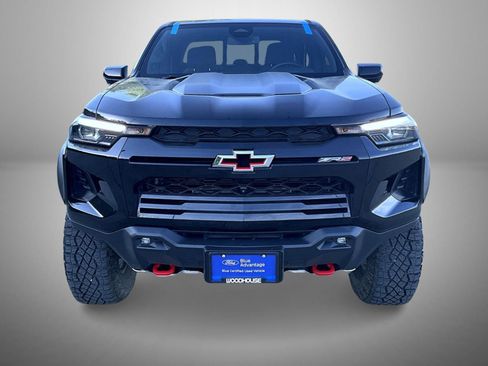 Used 2024 Chevrolet Colorado ZR2 w/ Technology Package AWD/4WD image 2