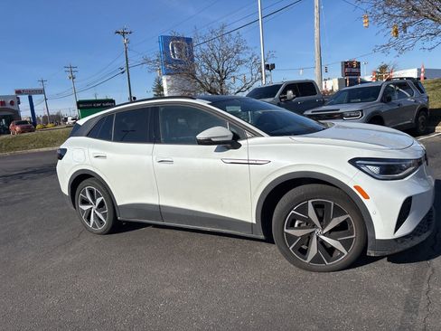 Used 2023 Volkswagen ID.4 S image 6