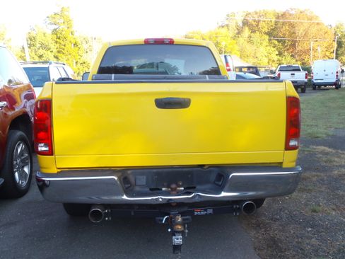 Used 2004 Dodge Ram 1500 Truck ST image 2