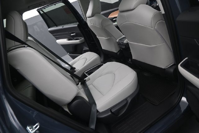New 2026 Toyota Grand Highlander FWD image 16