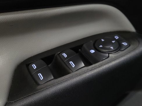 Used 2022 Chevrolet Equinox LS image 27