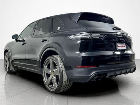 Used 2023 Porsche Cayenne S image 3
