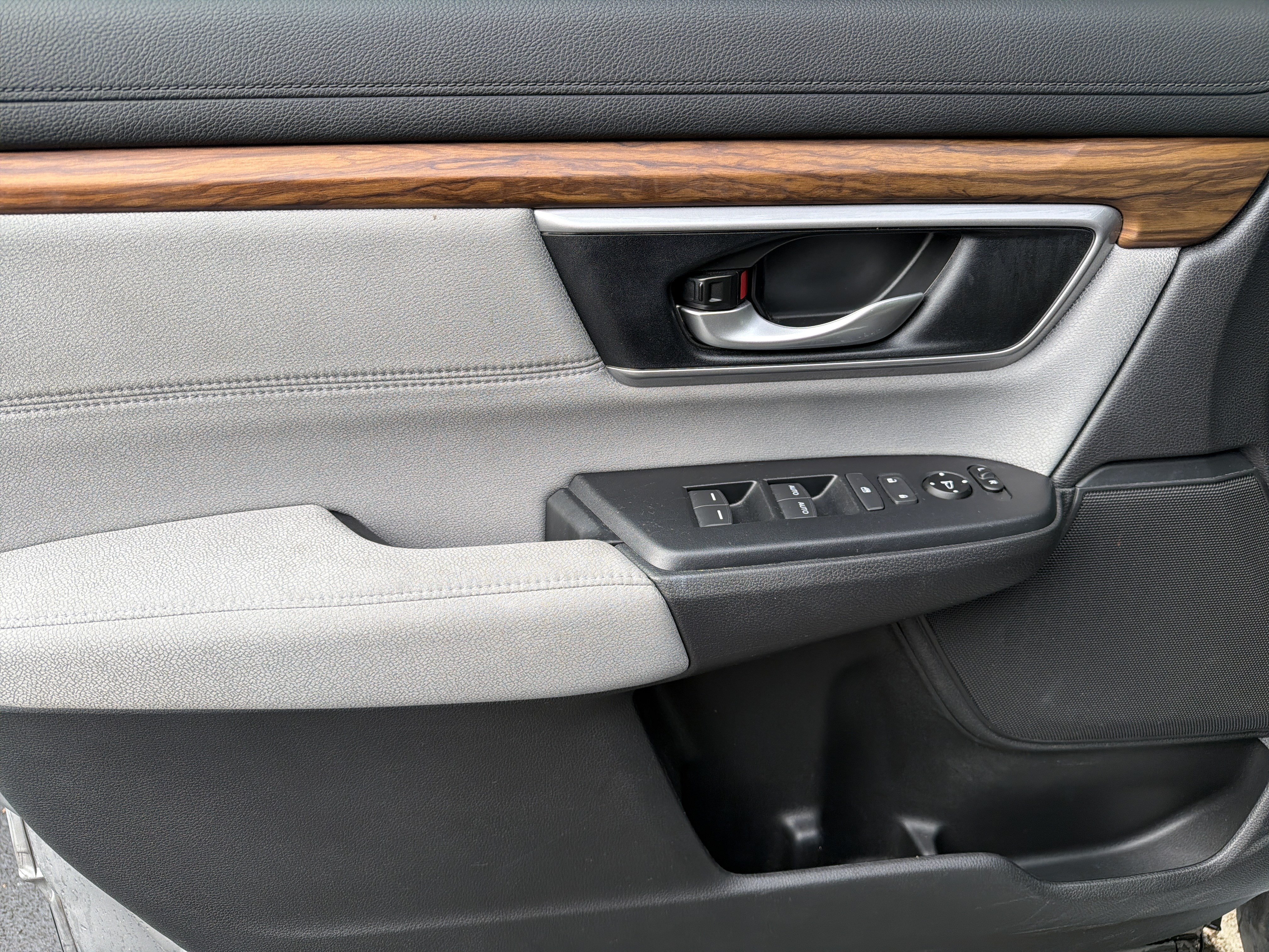Used 2018 Honda CR-V EX image 13