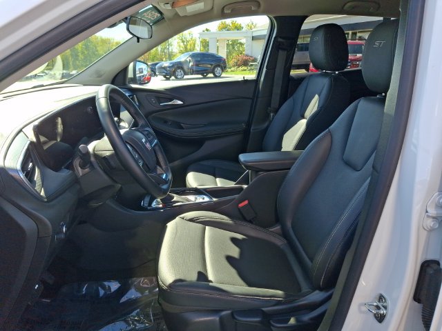 Certified 2024 Buick Encore GX Sport Touring AWD/4WD image 13