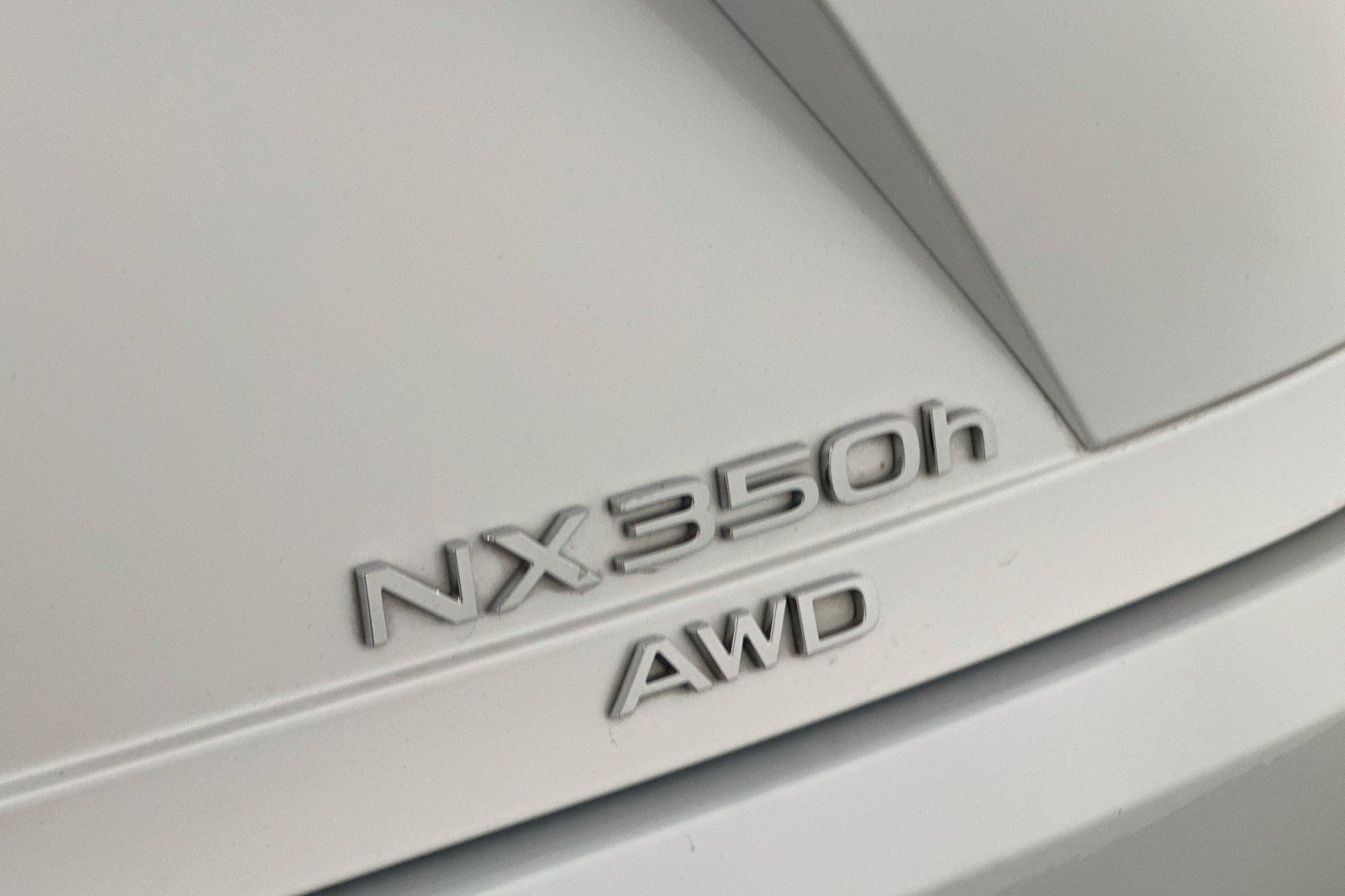 Used 2023 Lexus NX 350h AWD w/ Towing Package (2000 Lbs) image 10