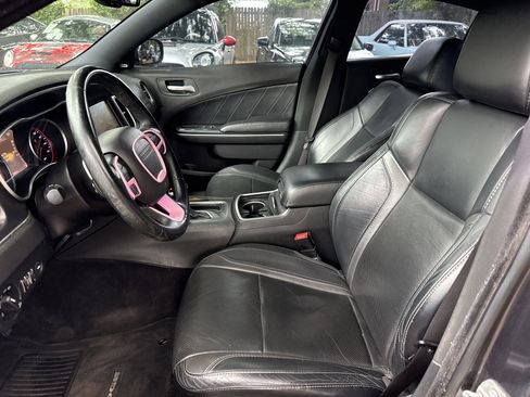 Used 2015 Dodge Charger R/T w/ Plus Group RWD image 9