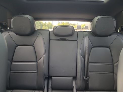Used 2019 Porsche Cayenne AWD/4WD image 33