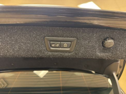 Used 2020 BMW M550i xDrive M550i xDrive w/ Executive Package image 6