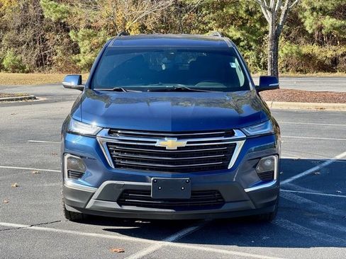 Used 2023 Chevrolet Traverse LT image 12