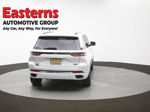 Used 2022 Jeep Grand Cherokee Overland AWD/4WD image 41