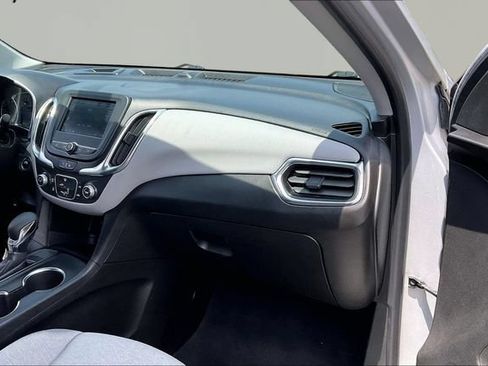 Used 2022 Chevrolet Equinox LT FWD image 18