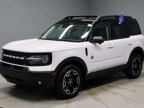 Certified 2025 Ford Bronco Sport Outer Banks w/ Outer Banks Tech Package+ image 8