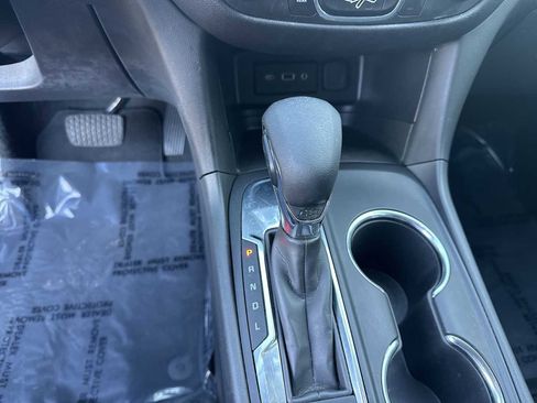 Used 2023 Chevrolet Equinox LT image 32