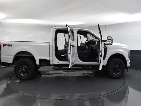 Used 2024 Ford F250 XL w/ STX Appearance Package image 26