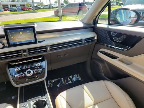 Used 2020 Lincoln Corsair FWD w/ Premium Package image 21