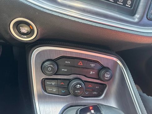 Used 2018 Dodge Challenger SXT RWD image 22