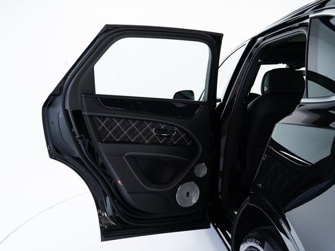 Certified 2021 Bentley Bentayga image 21