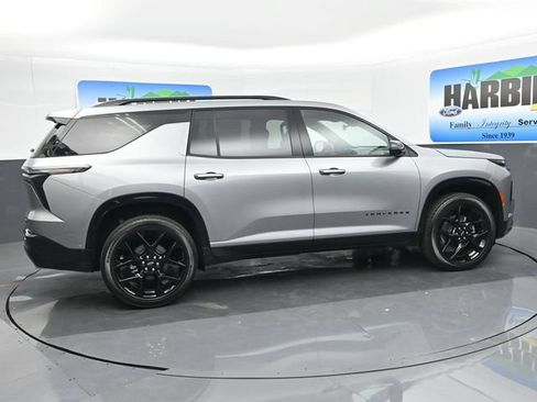 New 2026 Chevrolet Traverse RS w/ LPO, Floor Liner Package FWD image 6