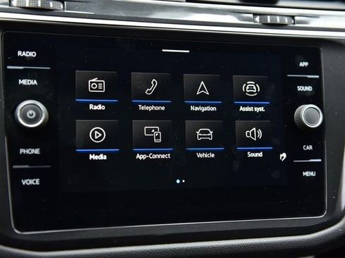Certified 2024 Volkswagen Tiguan SE AWD/4WD image 14