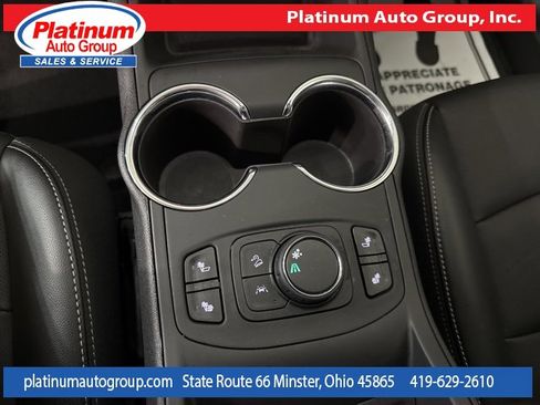 Used 2024 GMC Terrain SLT w/ Elevation Edition image 21