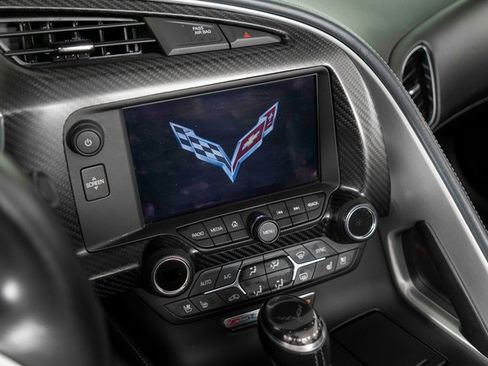 Used 2015 Chevrolet Corvette Z06 w/ 3LZ Preferred Equipment Group image 20