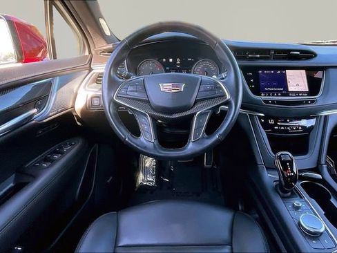 Used 2023 Cadillac XT5 Sportv w/ Technology Package AWD/4WD image 8
