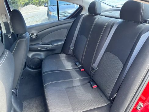 Used 2014 Nissan Versa SV FWD image 13